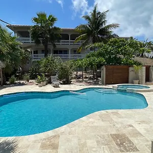 waikiki-apartments-jan-thiel.comcaribbean.com/